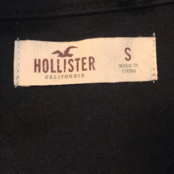 HOLLISTER BLACK AND WHITE STRIPES ZIP UP SIZESMALL - Picture 3 of 3